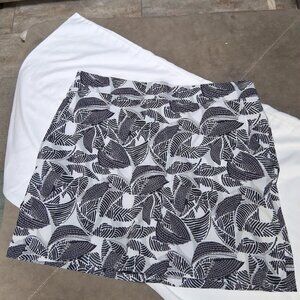 Chico's Weekends Black & White Stretch Skort NWOT Chico's 2 M/L